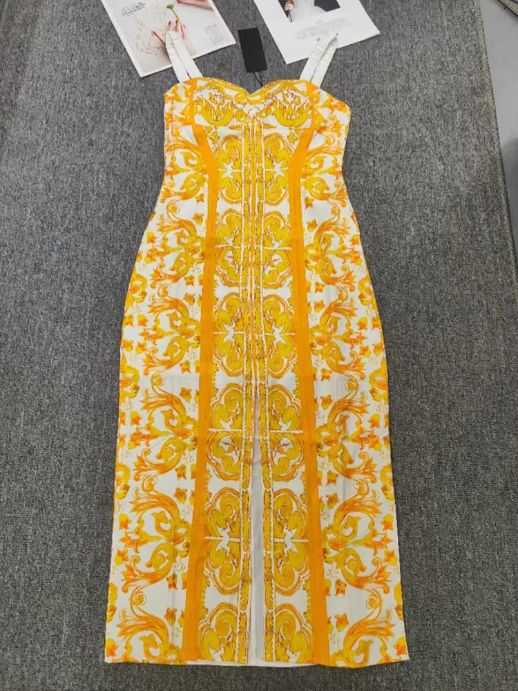 Robe jaune dorée motifs barroque
