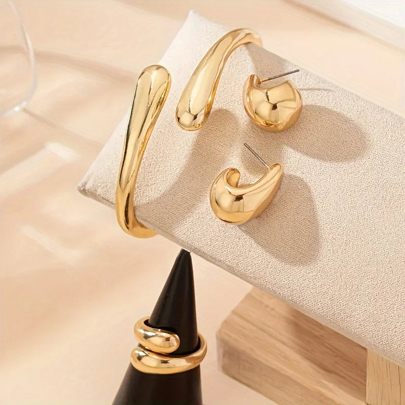 Elegant Teardrop Gold Jewelry Set for Timeless Sophistication